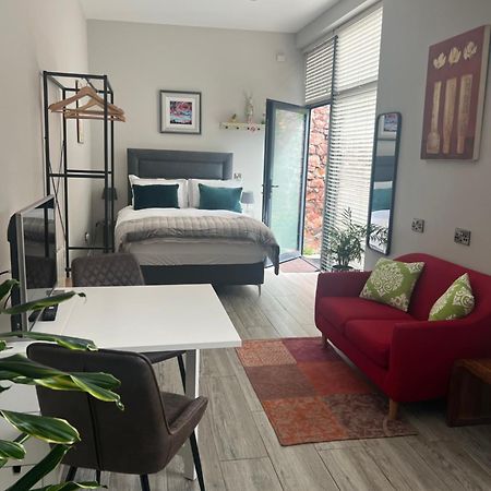 Hugo Mews Bright Studio Apartment Брей Екстер'єр фото